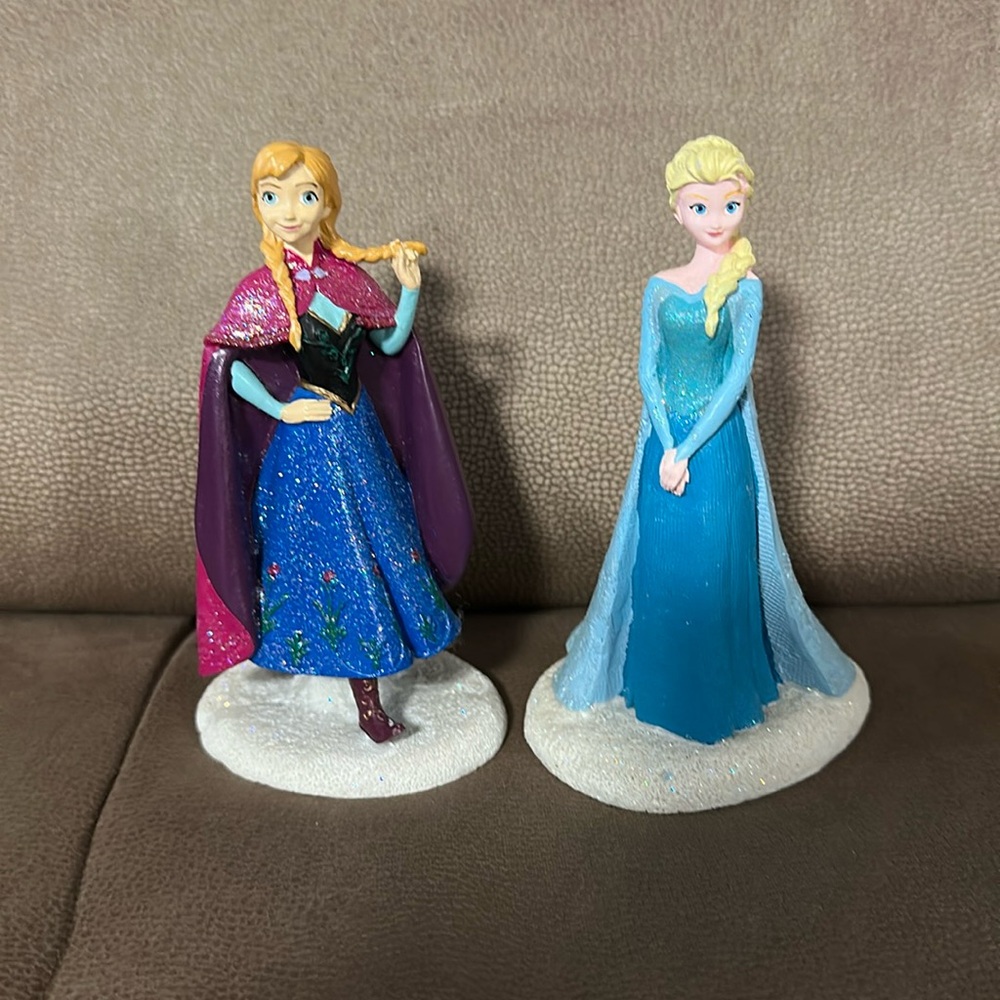 Elsa and Anna set